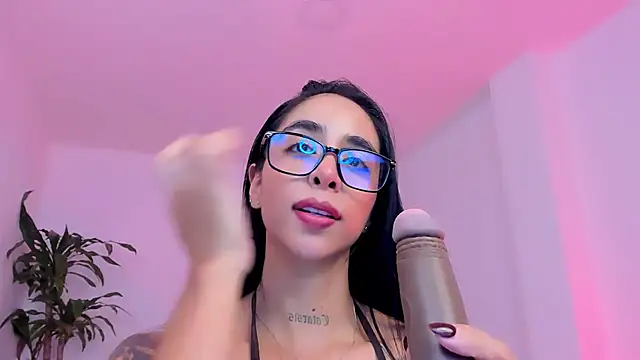 Snapshot of sophierooy22 chatting on June 14, 2026, 3:19 am sophierooy22 online show from June 14, 2026, 3:19 am