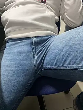 Greeneyes0820 online show from February 27, 2025, 12:01 pm