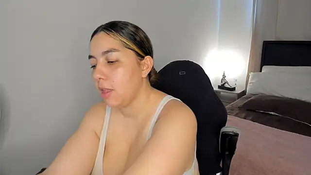 Snapshot of brithany_olson25 chatting on April 26, 2026, 7:44 pm brithany olson25 online show from April 26, 2026, 7:44 pm