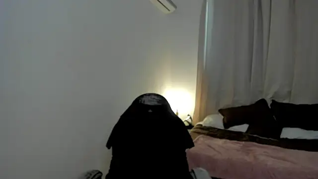 brithany olson25 online show from November 12, 2025, 2:43 pm