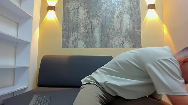 RYAN PATERSON online show from November 10, 2025, 1:38 pm