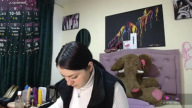 Emmie Hot online show from November 24, 2025, 12:16 pm