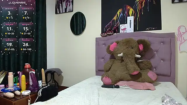 Emmie Hot online show from December 20, 2025, 12:30 pm