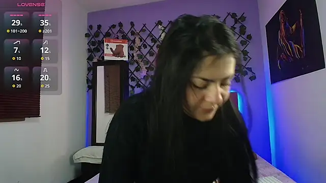 Snapshot of Emmie_Hot chatting on July 25, 2026, 12:00 pm Emmie Hot online show from July 25, 2026, 12:00 pm