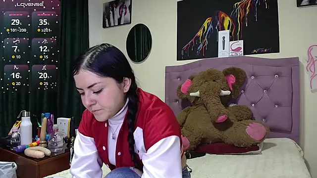 Snapshot of Emmie_Hot chatting on March 7, 2026, 11:59 am Emmie Hot online show from March 7, 2026, 11:59 am