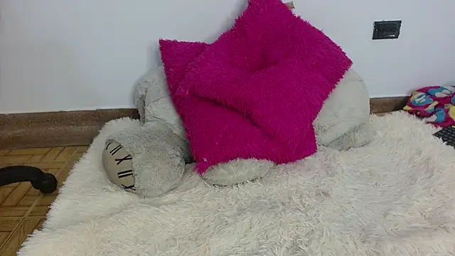 monica-vega online show from November 15, 2025, 12:25 am