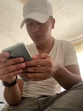 Diegosavage3 online show from February 4, 2025, 8:38 pm