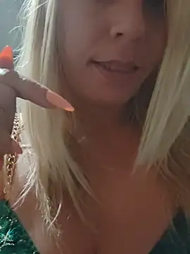 Snapshot of SweetyNinaOff1 chatting on October 15, 2025, 12:20 am SweetyNinaOff1 online show from October 15, 2025, 12:20 am