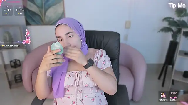 Ayha khalaf online show from November 19, 2025, 1:05 am