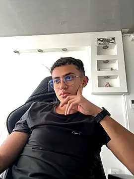 Thonny-becker online show from October 5, 2025, 2:19 pm