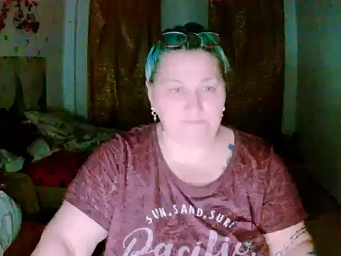 Marryllunax online show from May 14, 2026, 6:27 pm