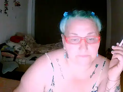 Marryllunax online show from July 4, 2026, 7:29 pm