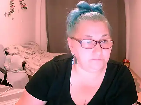Marryllunax online show from July 10, 2026, 7:58 pm
