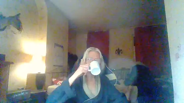 Snapshot of rosanetrav chatting on November 7, 2025, 5:23 am rosanetrav online show from November 7, 2025, 5:23 am