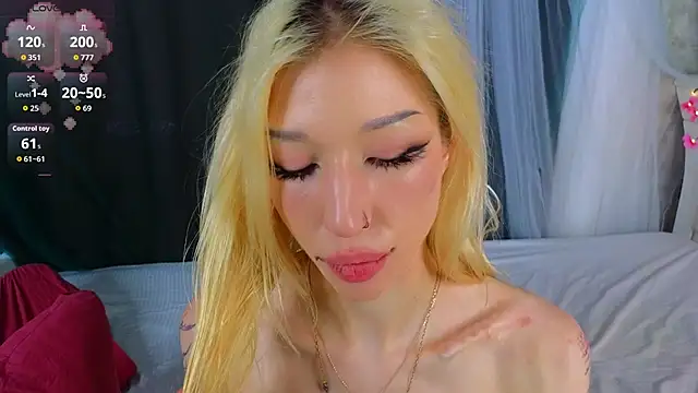 Snapshot of SallyCha chatting on July 19, 2026, 8:23 am SallyCha online show from July 19, 2026, 8:23 am