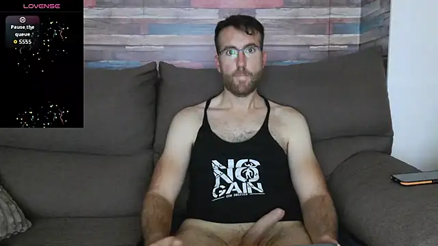 Snapshot of machohiberiko chatting on October 17, 2025, 8:43 pm machohiberiko online show from October 17, 2025, 8:43 pm