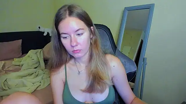 EmilyPaw online show from November 1, 2025, 8:52 am