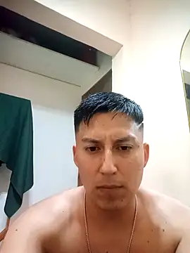 Snapshot of LuisMex1998 chatting on April 23, 2026, 12:11 pm LuisMex1998 online show from April 23, 2026, 12:11 pm
