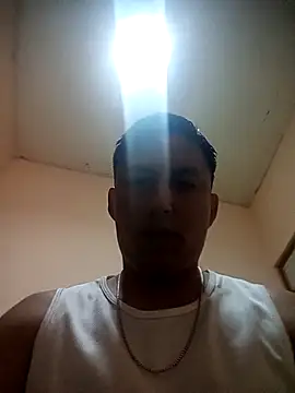 Snapshot of LuisMex1998 chatting on April 8, 2026, 2:24 am LuisMex1998 online show from April 8, 2026, 2:24 am