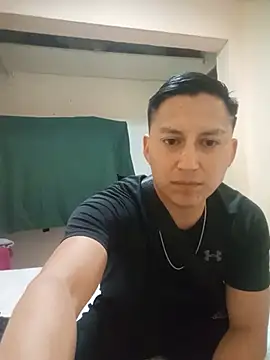 Snapshot of LuisMex1998 chatting on May 11, 2026, 1:40 am LuisMex1998 online show from May 11, 2026, 1:40 am