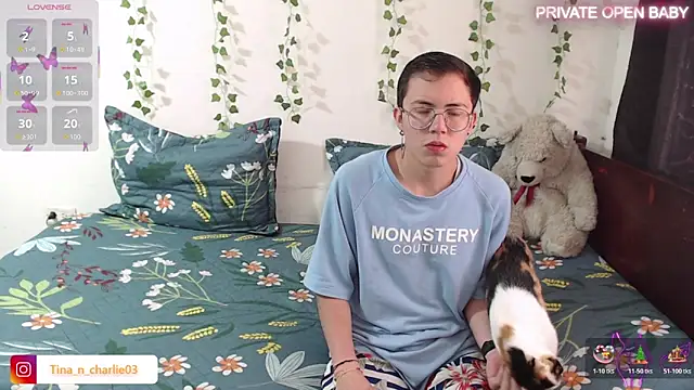 Snapshot of Tina_4_Charlie chatting on November 3, 2025, 12:42 pm Tina 4 Charlie online show from November 3, 2025, 12:42 pm