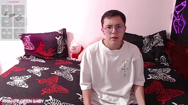 Snapshot of Tina_4_Charlie chatting on October 24, 2025, 11:53 am Tina 4 Charlie online show from October 24, 2025, 11:53 am