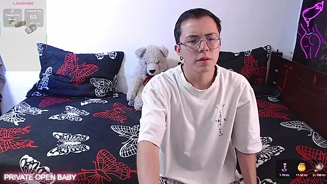 Snapshot of Tina_4_Charlie chatting on October 28, 2025, 1:54 pm Tina 4 Charlie online show from October 28, 2025, 1:54 pm