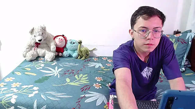 Snapshot of Tina_4_Charlie chatting on October 17, 2025, 1:02 pm Tina 4 Charlie online show from October 17, 2025, 1:02 pm