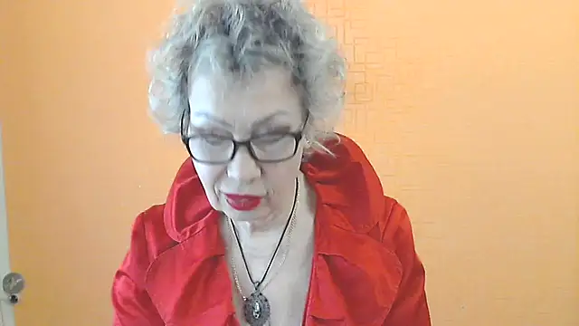 NessyJenixs online show from May 2, 2026, 7:13 am