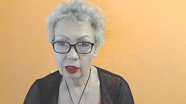 NessyJenixs online show from November 13, 2025, 7:01 am