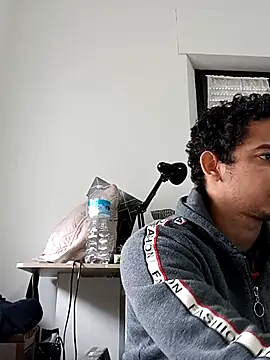 cingonduro online show from December 15, 2025, 9:26 am