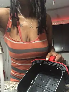 Snapshot of theprettysoles chatting on April 24, 2026, 2:02 am theprettysoles online show from April 24, 2026, 2:02 am