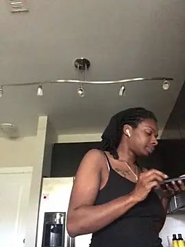 Snapshot of theprettysoles chatting on April 20, 2026, 8:43 pm theprettysoles online show from April 20, 2026, 8:43 pm