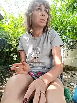Snapshot of Laura_Kiss chatting on June 16, 2026, 10:59 am Laura Kiss online show from June 16, 2026, 10:59 am