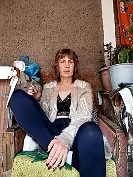 Snapshot of Laura_Kiss chatting on June 1, 2026, 7:52 am Laura Kiss online show from June 1, 2026, 7:52 am