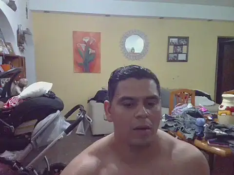 leandroc04 online show from October 22, 2025, 10:08 pm