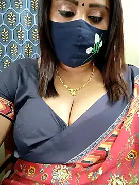 Queenflowerr online show from April 22, 2026, 6:14 pm