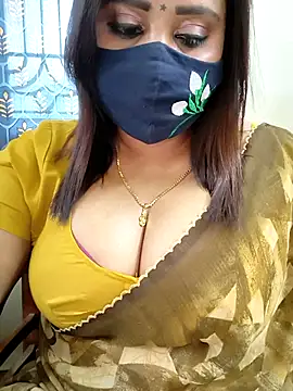 Queenflowerr online show from April 24, 2026, 6:48 am