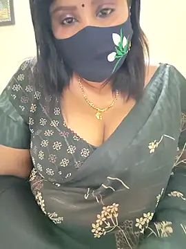 Queenflowerr online show from November 4, 2025, 2:54 pm