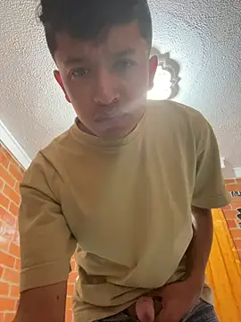 Snapshot of sebaxx8_ chatting on February 7, 2025, 5:41 am sebaxx8 online show from February 7, 2025, 5:41 am