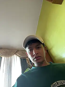 Snapshot of sebaxx8_ chatting on January 22, 2025, 10:15 pm sebaxx8 online show from January 22, 2025, 10:15 pm