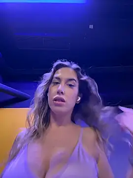 veronikawithDDDs online show from December 14, 2025, 6:57 pm