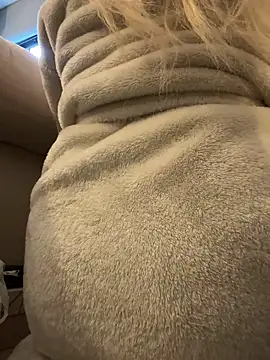 Snapshot of blissdimicco chatting on November 7, 2025, 11:26 am blissdimicco online show from November 7, 2025, 11:26 am