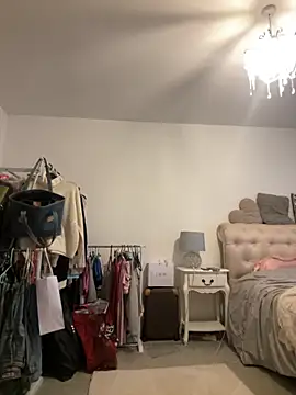 Snapshot of blissdimicco chatting on November 28, 2025, 12:27 pm blissdimicco online show from November 28, 2025, 12:27 pm