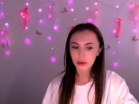 Snapshot of Nikonara_Love chatting on May 4, 2026, 4:21 pm Nikonara Love online show from May 4, 2026, 4:21 pm