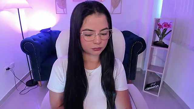 Snapshot of Layla_Breezee chatting on March 14, 2026, 11:49 am Layla Breezee online show from March 14, 2026, 11:49 am