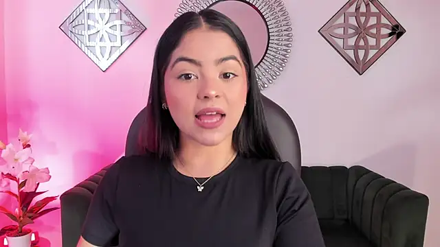 Layla Breezee online show from February 4, 2026, 12:44 pm