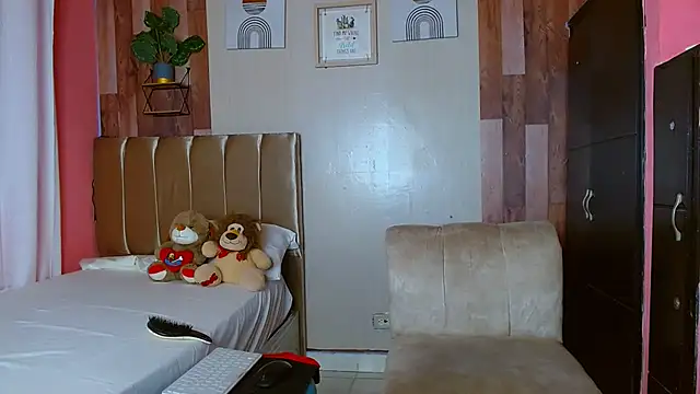 Snapshot of electrabrowns chatting on October 10, 2025, 12:33 am electrabrowns online show from October 10, 2025, 12:33 am