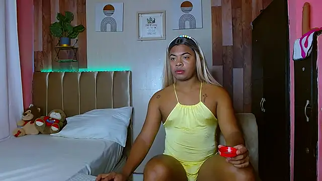 Snapshot of electrabrowns chatting on October 16, 2025, 5:38 am electrabrowns online show from October 16, 2025, 5:38 am