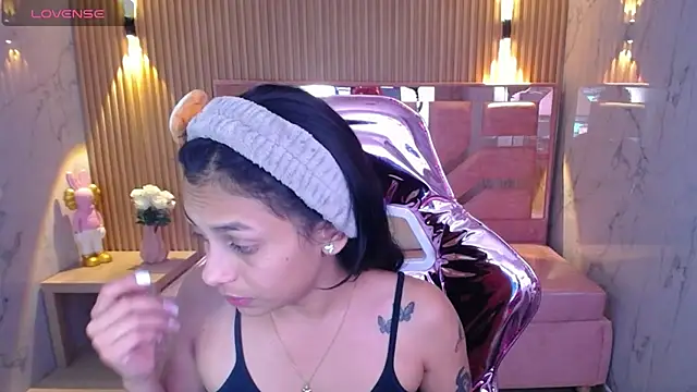 lilith petit sub online show from February 8, 2025, 1:01 pm
